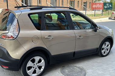 Минивэн Renault Scenic 2013 в 
