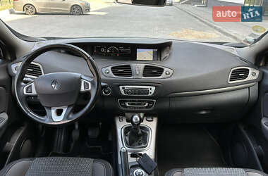 Минивэн Renault Scenic 2013 в 