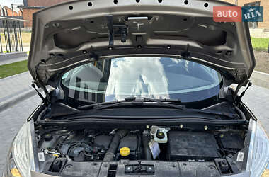 Минивэн Renault Scenic 2013 в 
