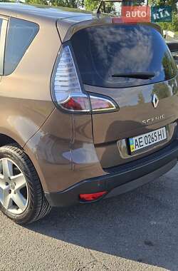 Хэтчбек Renault Scenic 2013 в 
