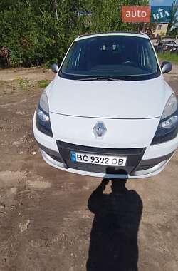 Минивэн Renault Scenic 2011 в 