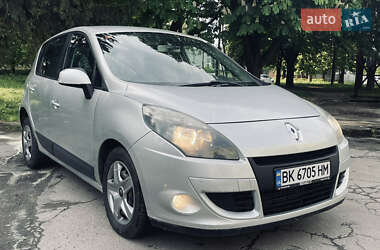 Мінівен Renault Scenic 2010 в Рівному