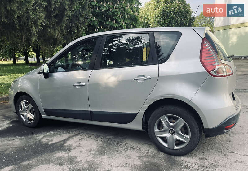 Минивэн Renault Scenic 2010 в Ровно