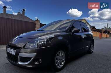 Минивэн Renault Scenic 2010 в 