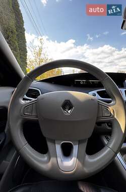 Минивэн Renault Scenic 2010 в 