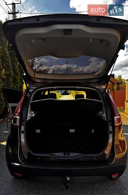 Минивэн Renault Scenic 2010 в 
