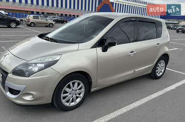 Мінівен Renault Scenic 2011 в 