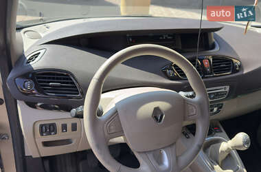 Мінівен Renault Scenic 2011 в 