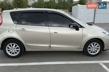 Мінівен Renault Scenic 2011 в 