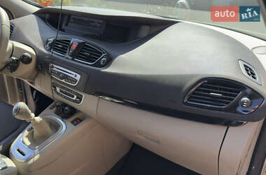Мінівен Renault Scenic 2011 в 