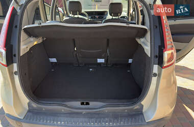 Мінівен Renault Scenic 2011 в 