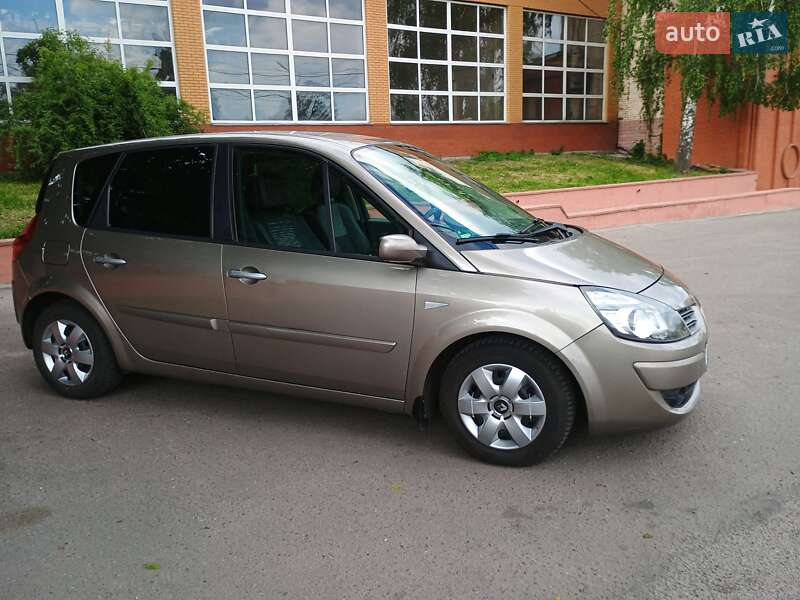 Минивэн Renault Scenic 2009 в Ромнах