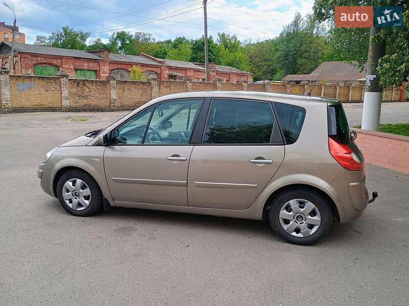 Минивэн Renault Scenic 2009 в Ромнах