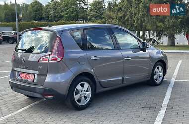 Мінівен Renault Scenic 2011 в 