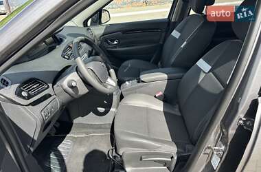 Мінівен Renault Scenic 2011 в 