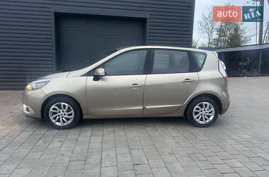 Минивэн Renault Scenic 2013 в 