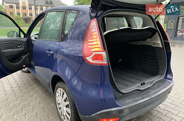 Минивэн Renault Scenic 2009 в 