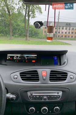 Минивэн Renault Scenic 2009 в 
