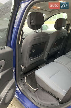 Минивэн Renault Scenic 2009 в 