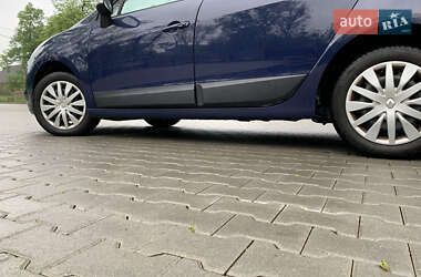 Минивэн Renault Scenic 2009 в 