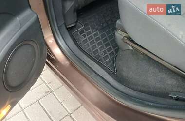 Минивэн Renault Scenic 2011 в 