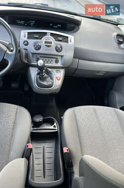 Минивэн Renault Scenic 2009 в 