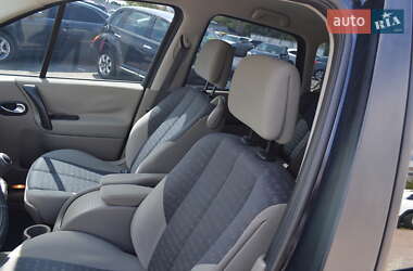 Минивэн Renault Scenic 2005 в 