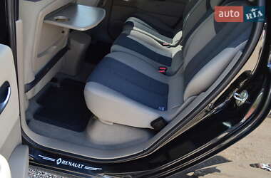 Минивэн Renault Scenic 2005 в 