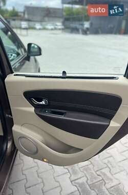 Минивэн Renault Scenic 2010 в 