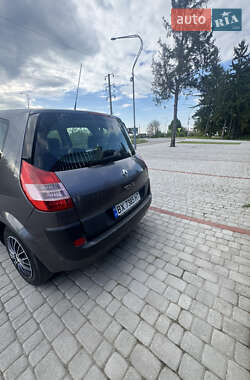 Минивэн Renault Scenic 2003 в 