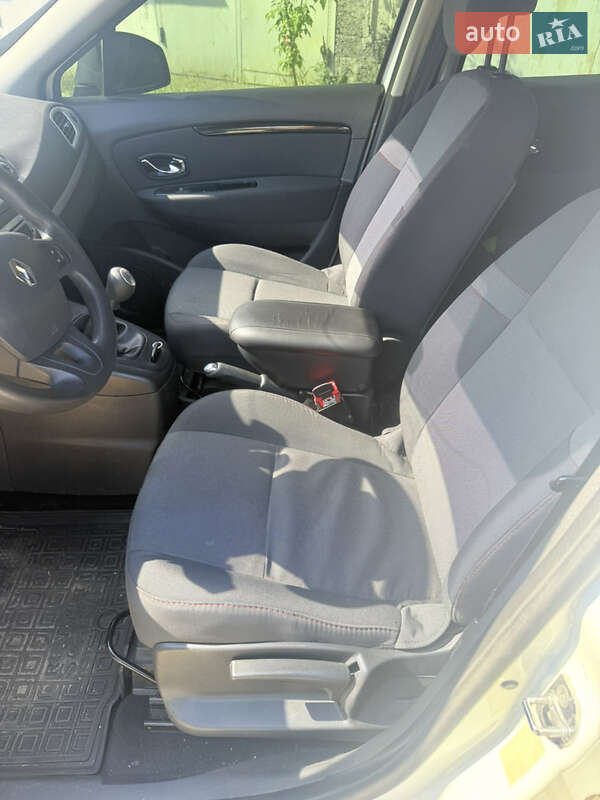 Минивэн Renault Scenic 2017 в Киеве