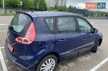 Минивэн Renault Scenic 2009 в 