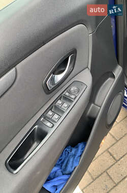Минивэн Renault Scenic 2009 в 