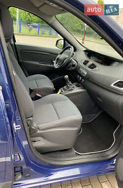 Минивэн Renault Scenic 2009 в 