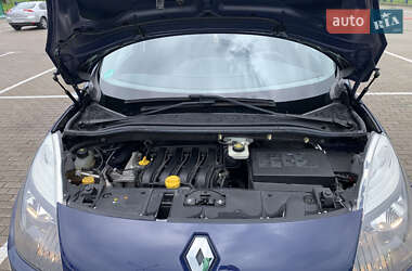 Минивэн Renault Scenic 2009 в 