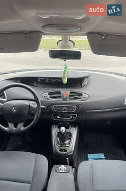 Минивэн Renault Scenic 2010 в 