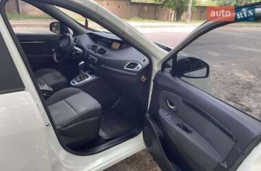 Минивэн Renault Scenic 2013 в 