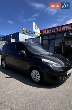 Минивэн Renault Scenic 2009 в 