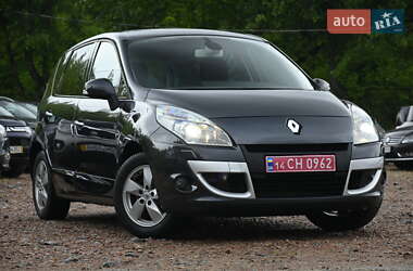Минивэн Renault Scenic 2009 в 