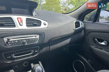 Минивэн Renault Scenic 2009 в 