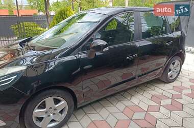 Минивэн Renault Scenic 2012 в 