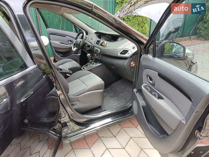 Минивэн Renault Scenic 2012 в Виноградове