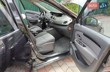 Минивэн Renault Scenic 2012 в 