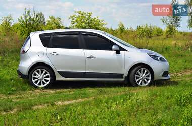 Минивэн Renault Scenic 2013 в 