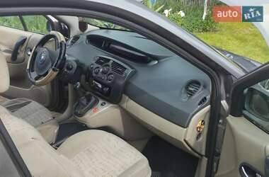 Минивэн Renault Scenic 2004 в 