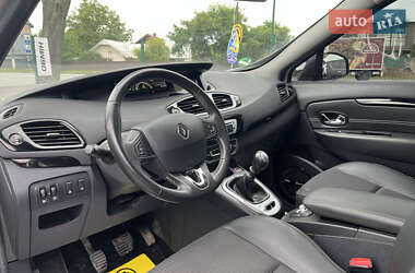 Минивэн Renault Scenic 2013 в 