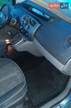 Минивэн Renault Scenic 2004 в 
