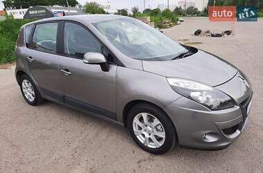 Мінівен Renault Scenic 2011 в 