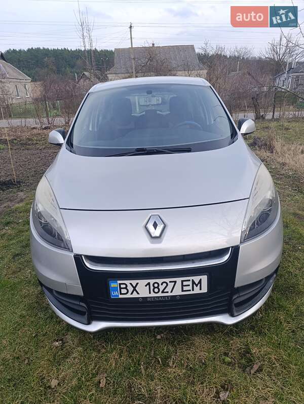 Минивэн Renault Scenic 2012 в Староконстантинове