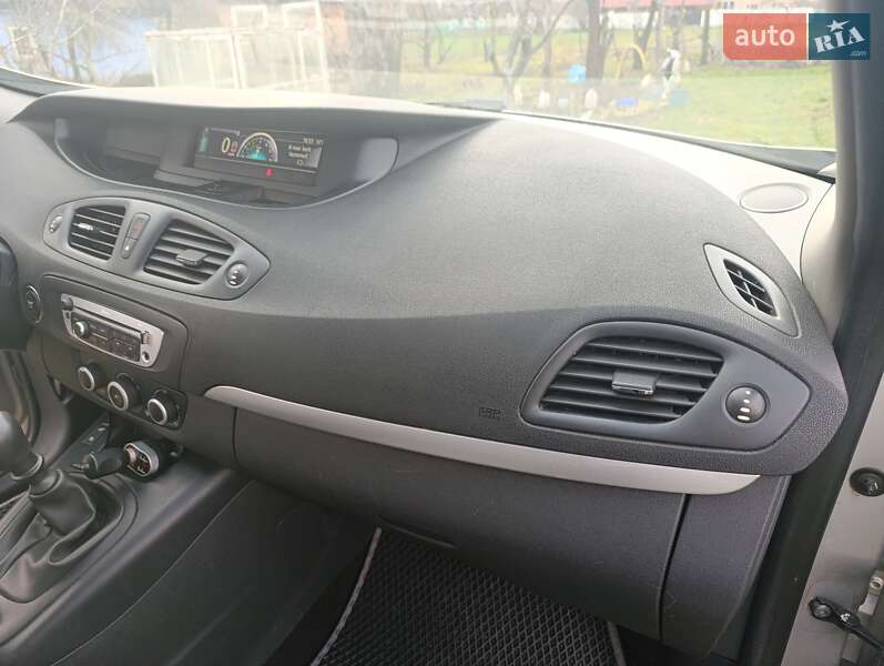 Минивэн Renault Scenic 2012 в Староконстантинове